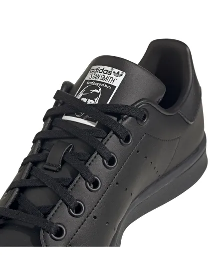 Une sneaker junior au look intemporel et à l’attitude moderne. Enfant STAN SMITH